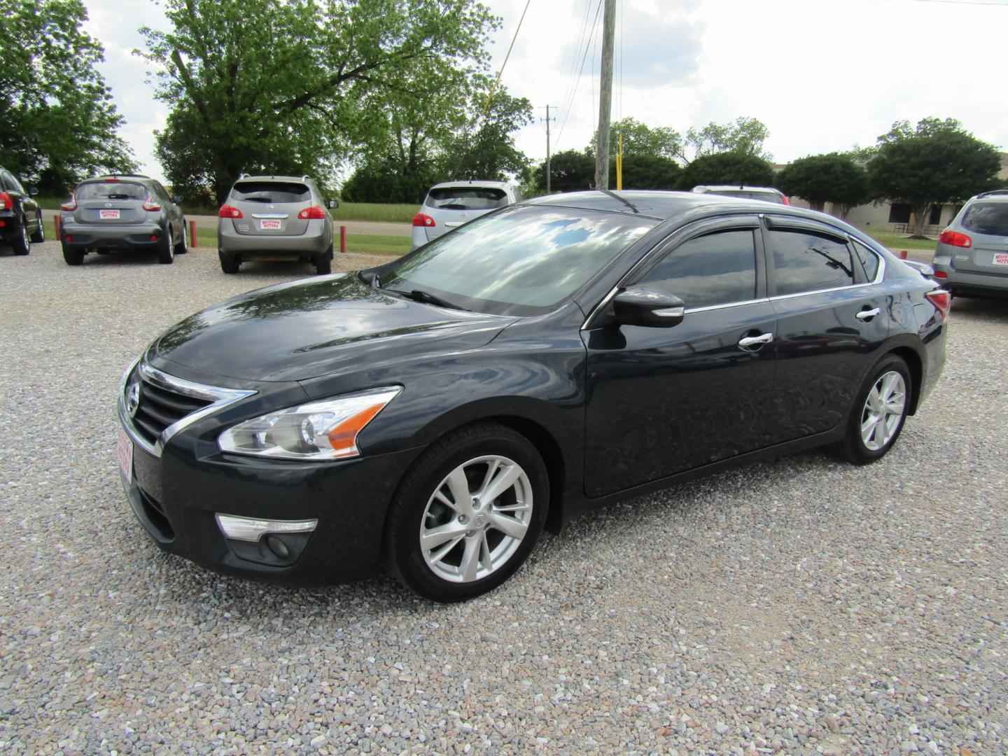 2013 Gray Nissan Altima 2.5 S (1N4AL3AP5DC) with an 2.5L L4 DOHC 16V engine, Automatic transmission, located at 15016 S Hwy 231, Midland City, AL, 36350, (334) 983-3001, 31.306210, -85.495277 - Photo#2